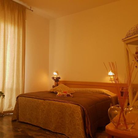 Hotel Romantica Rimini Buitenkant foto