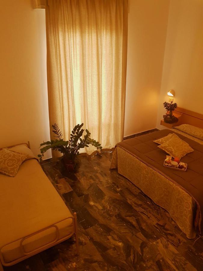 Hotel Romantica Rimini Buitenkant foto