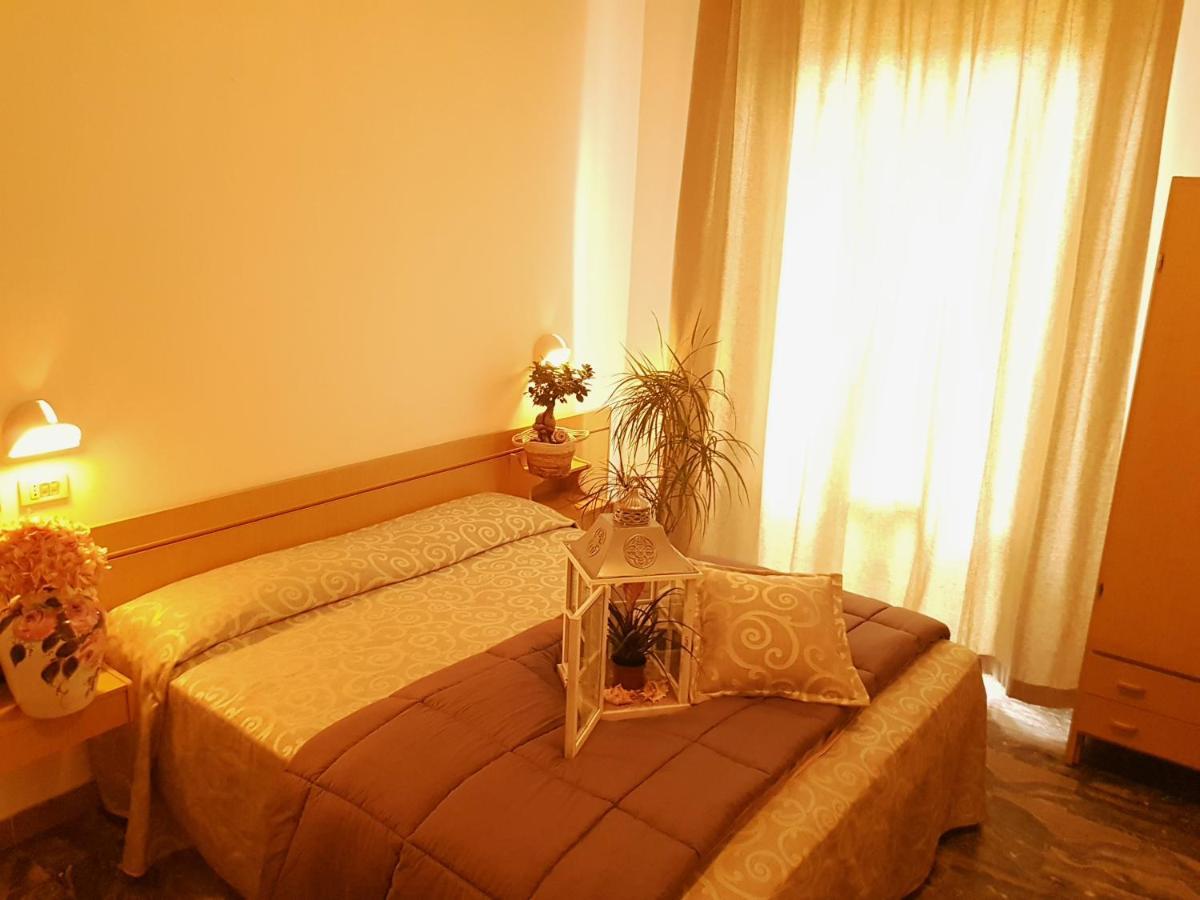 Hotel Romantica Rimini Buitenkant foto