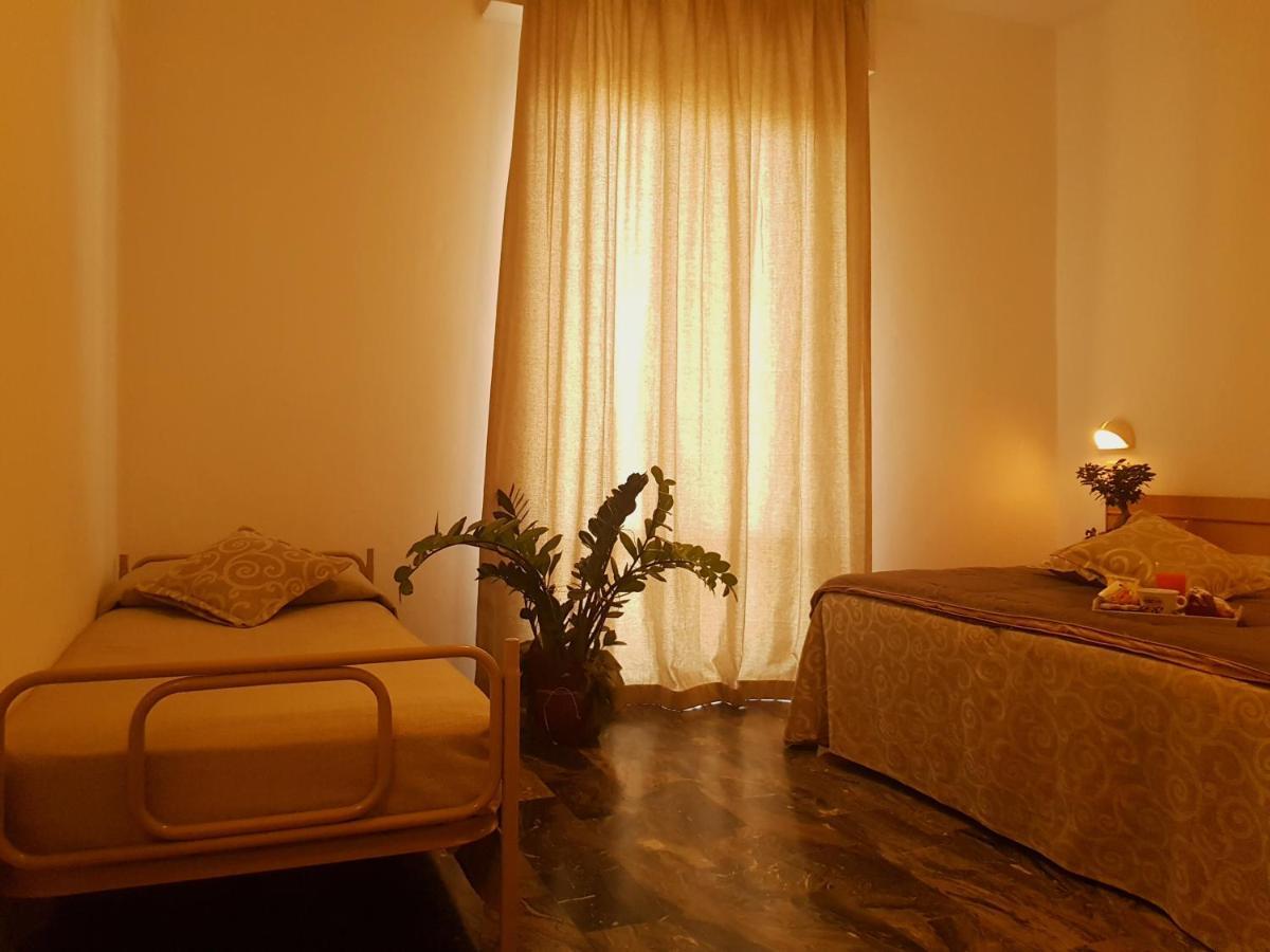 Hotel Romantica Rimini Buitenkant foto