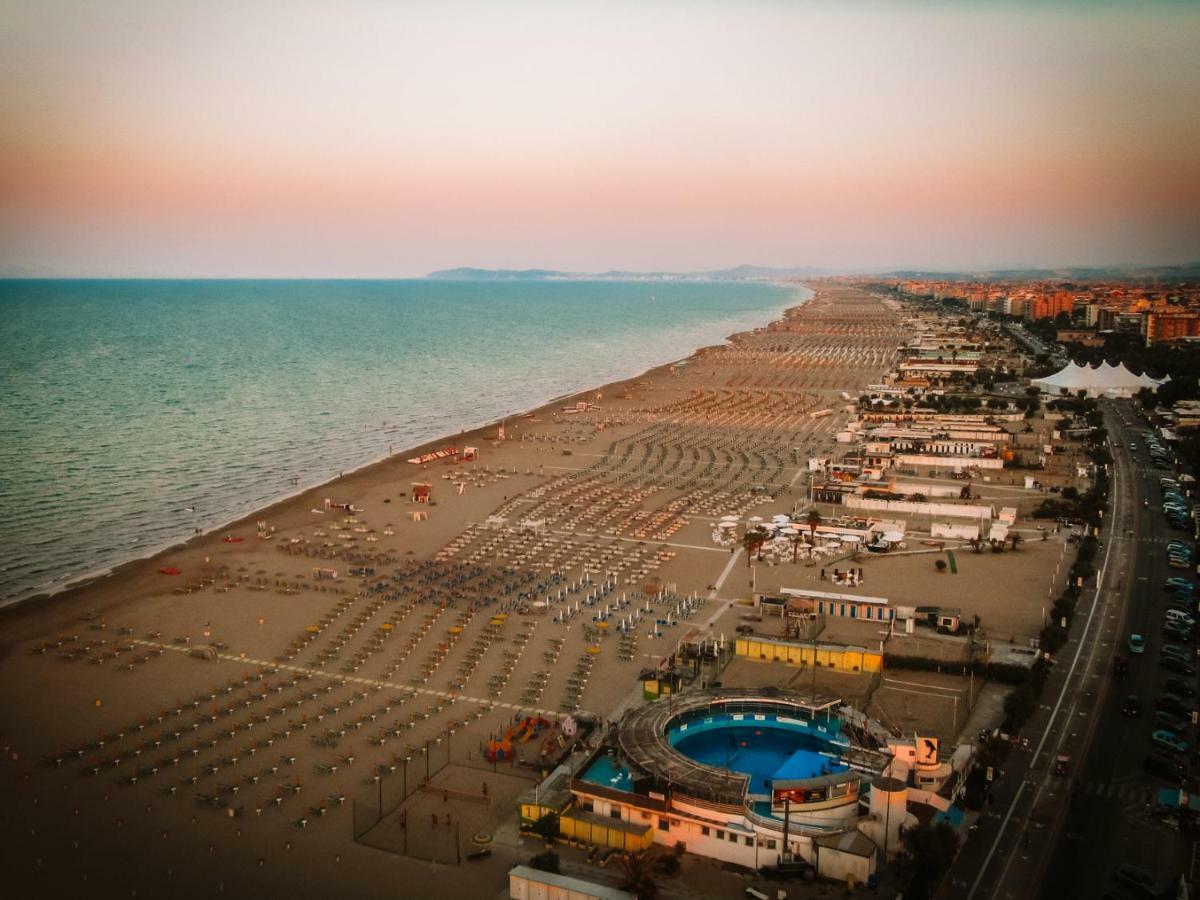 Hotel Romantica Rimini Buitenkant foto
