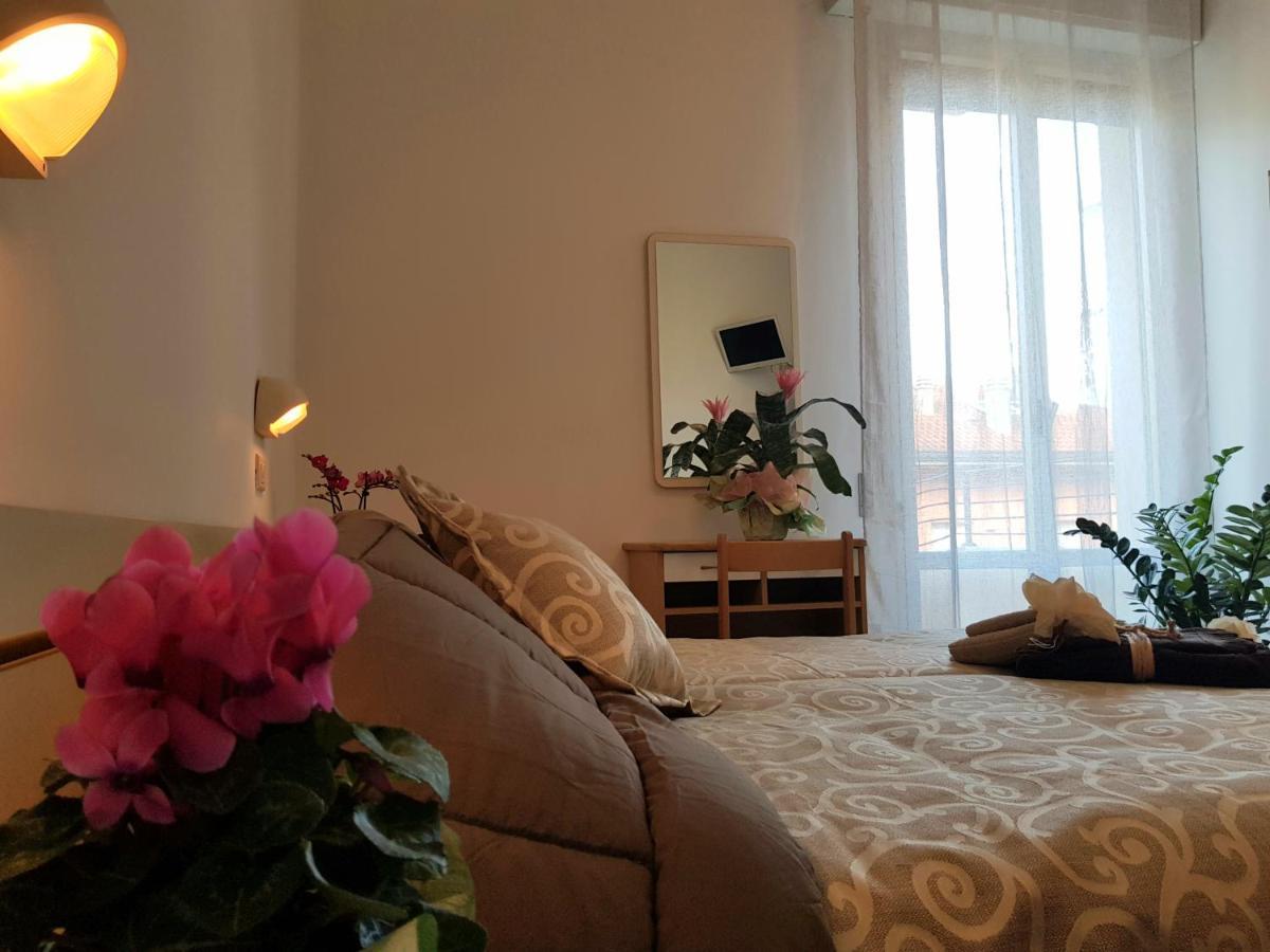 Hotel Romantica Rimini Buitenkant foto