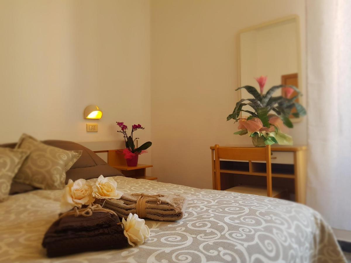Hotel Romantica Rimini Buitenkant foto